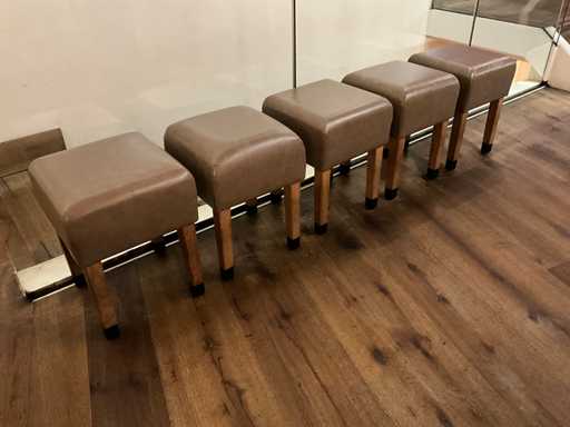 Huts - Sgabello in legno con seduta in pelle (5x)