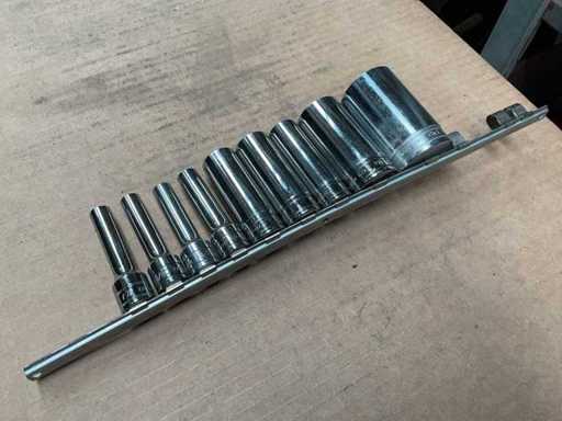 Zestaw gniazd zatrzaskowych