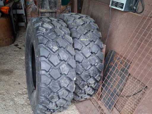 Pneu neuf michelin 335/80-20