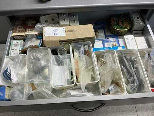 Lotto di componenti igienici