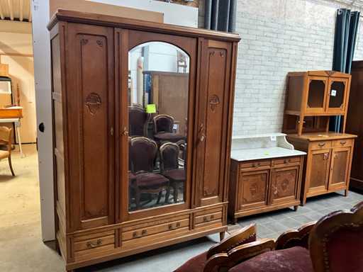 Wardrobe + chest of drawers