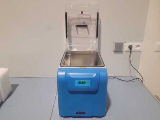 BENCHMARK - B2000-8 MYBATH - Laboratory Water Bath - 8 Liters