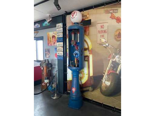 Ancienne pompe à essence