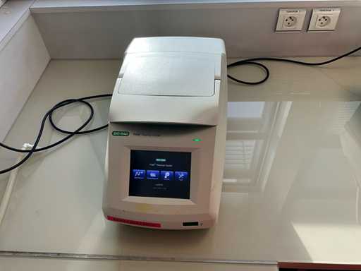 BIO-RAD T100 PCR Thermal Cycler