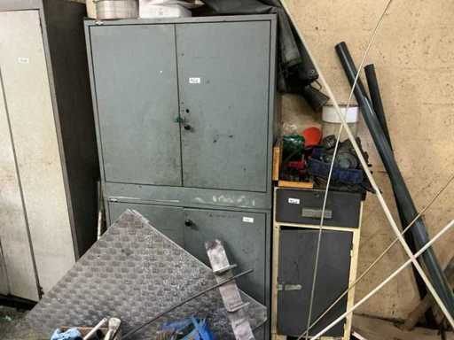 Cabinet with tools (3x)