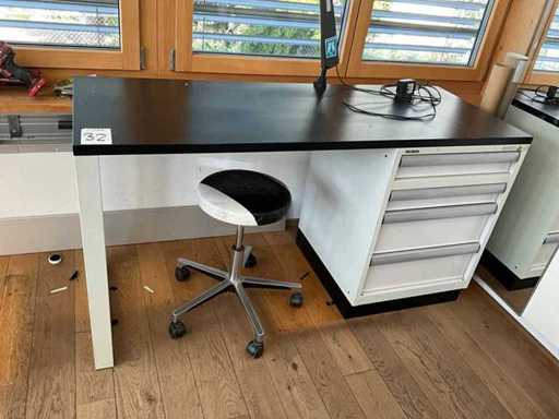 Banca de lucru Lista cu sertare și conținut