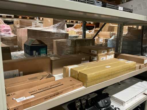 Batch of various wall brackets (13x)