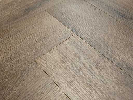 7 m² Laminat-Fischgrät – 665 x 133 x 8 mm