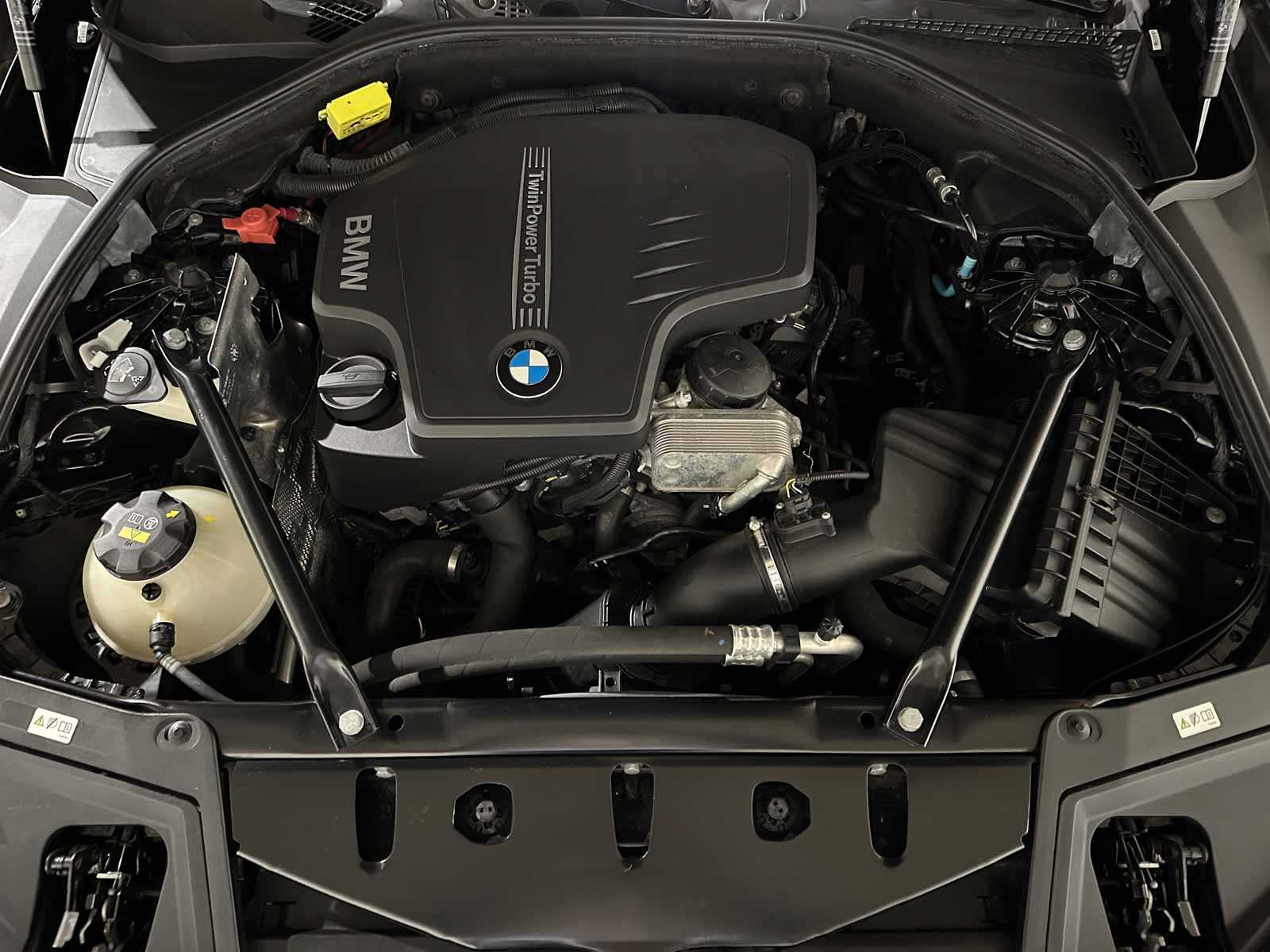 BMW 520i Luxury Edition 184pk 2016 (Origineel-NL) 5-serie F10, KK-611-L