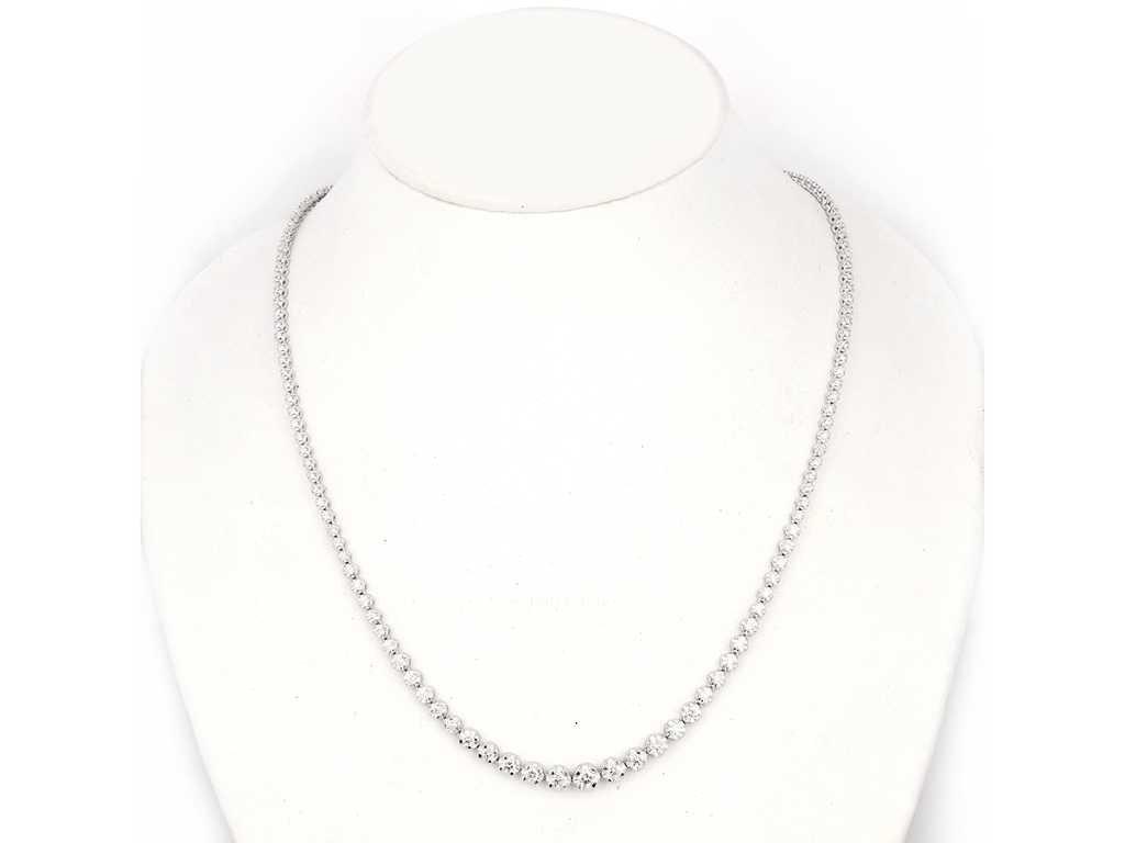 18 KT White gold Necklace With 3.07Cts Natural Diamonds