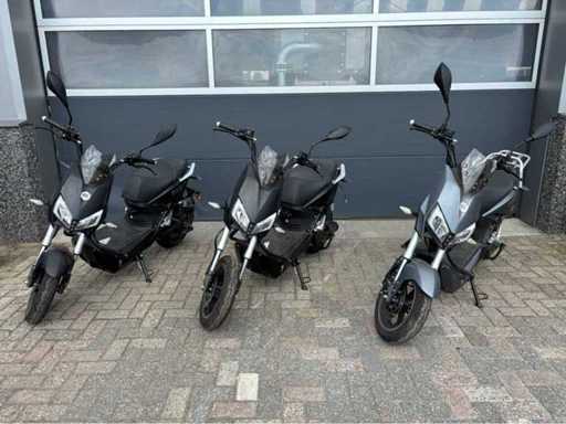 Batch Raptor E-drive E-scooters (3x)