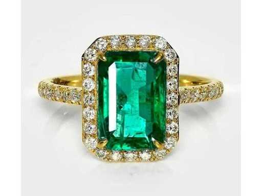 Bague de luxe en émeraude vert Zambia naturel 2,86 carats en or jaune 18 carats