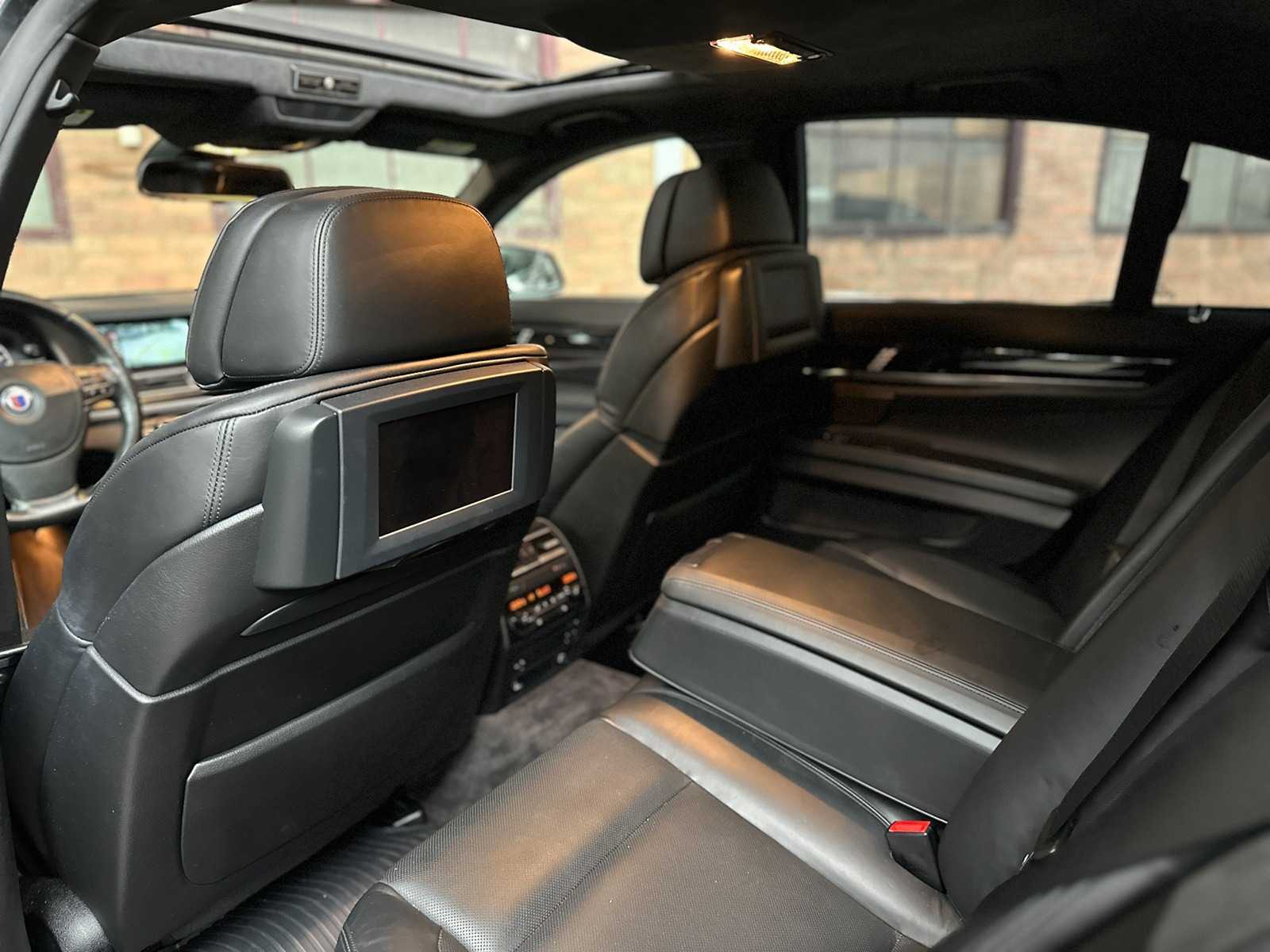 BMW Alpina B7 V8 507pk 2011