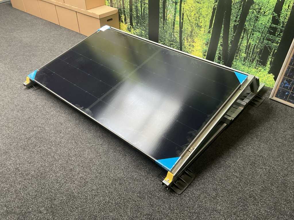 Belinus Solar panel on roof mount