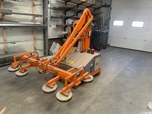 Wood and metalworking machinery; Hand tools, installation materials, solar panels, inventory