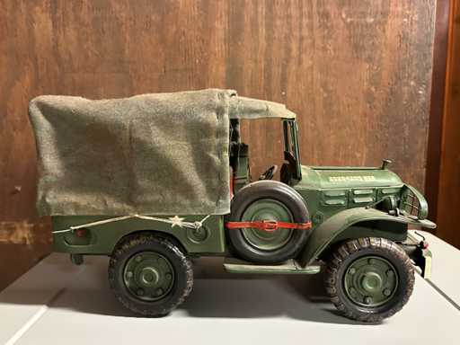 Voiture miniature Boyle 1944 camion militaire 34 cm