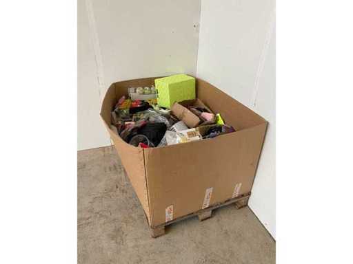 Complete doos met veel verschillende items 