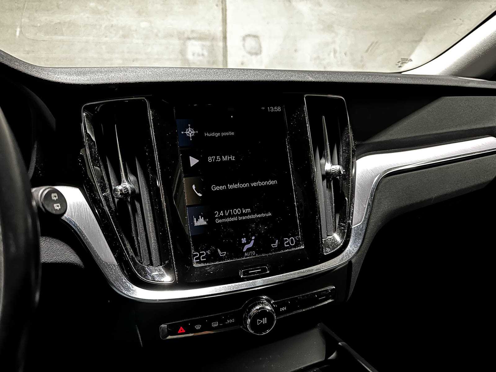 Volvo V60 2.0 B3 Momentum Advantage 163pk 2020 (Origineel-NL+1e eigenaar), K-370-BF