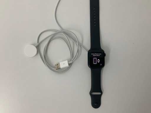 Apple Watch SE (2022) 44mm GPS Midnight Aluminium z opask? w kolorze gwiezdnej szaro?ci