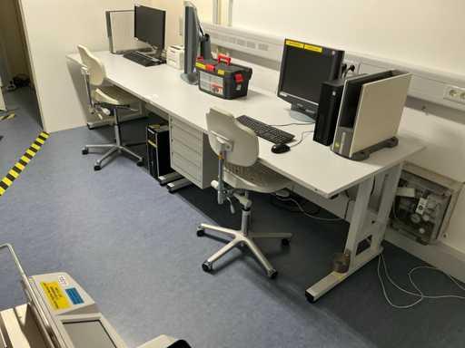 Anti-static desk (2x)