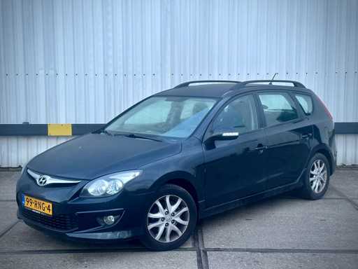 Hyundai i30 CW 1.6i Active; 99-RNG-4