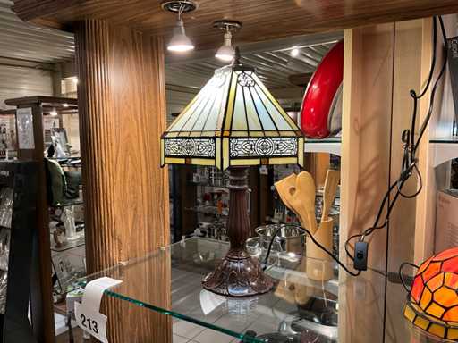 Tiffany Tafellamp met hoekige kap