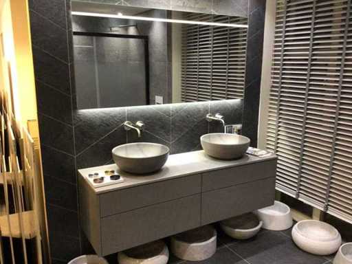 Showroom sale sanitary ware