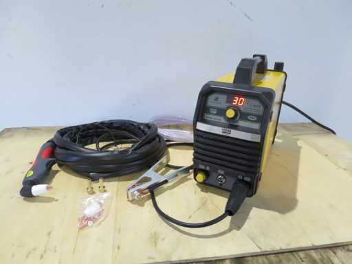 HBM CUT 40 Plasma Cutter
