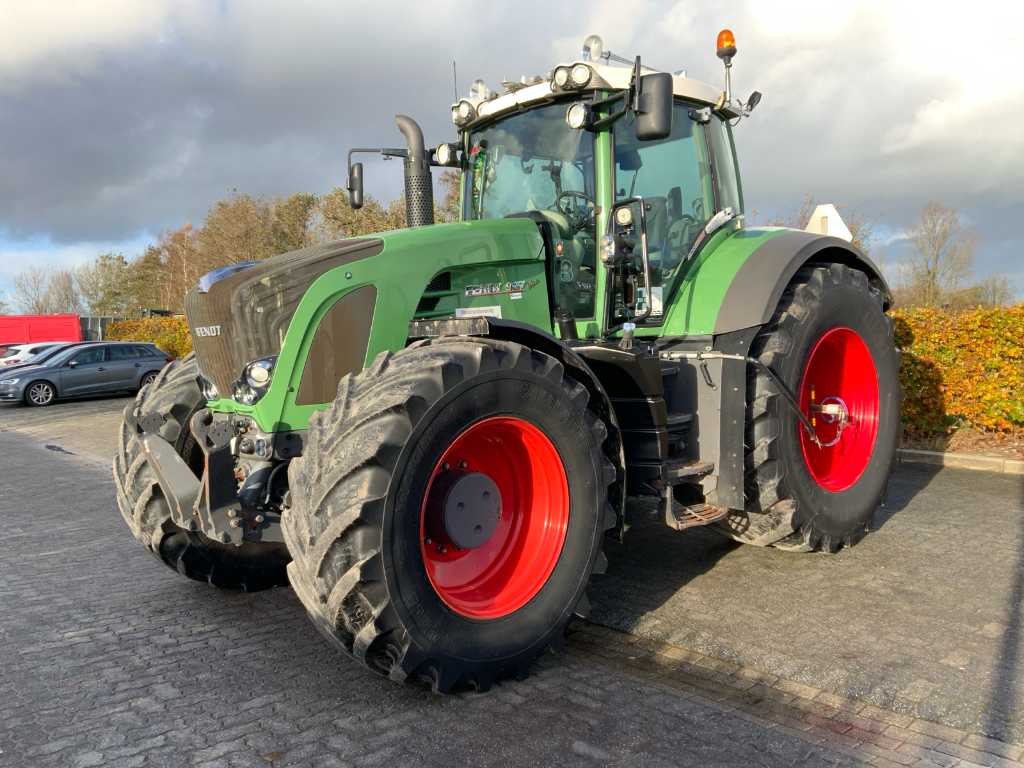 Fendt 927 Vario Profi Plus 2012 Tracteur agricole à quatre roues motrices