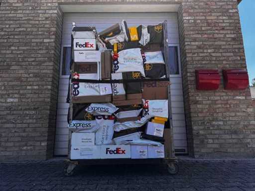 UPS - FEDEX - USPS - DHL EXPRESS - USA Pakete! Pakete mit amerikanischem Inhalt!