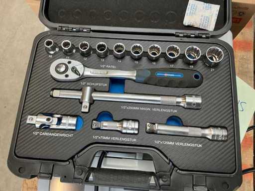 Ivana Socket Set