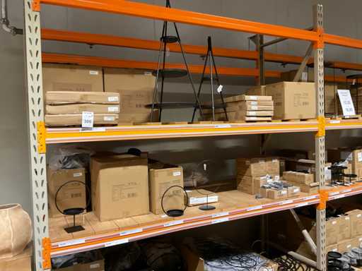 Lotto di materiali decorativi