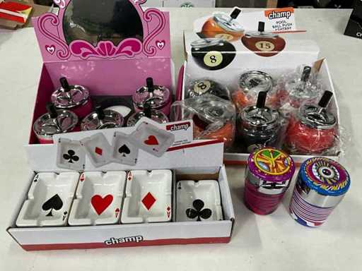 Champ: Verschiedene Aschenbecher (20x)