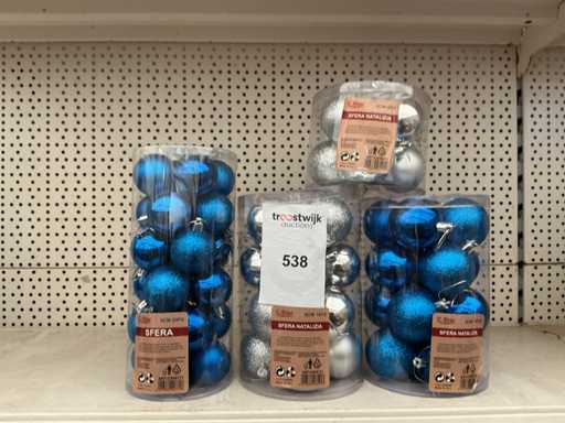 Party der Weihnachtskugeln.