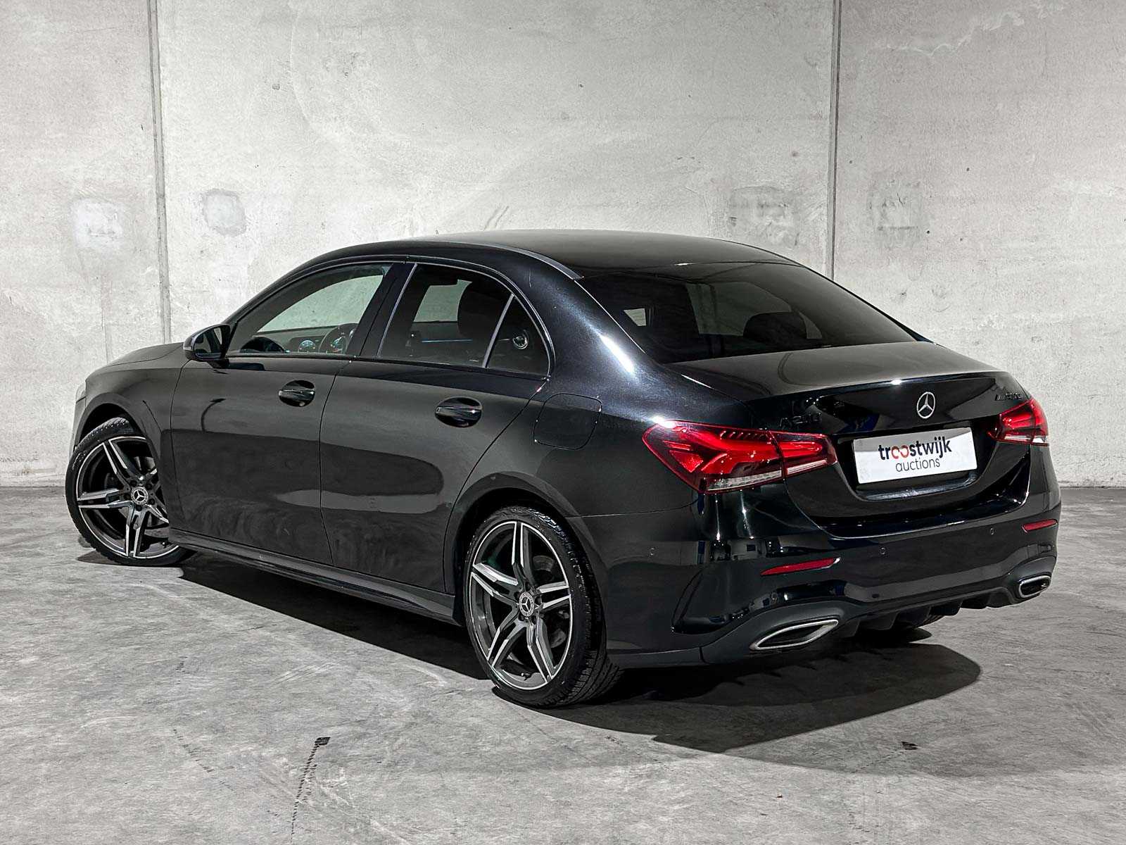 Mercedes-Benz A200 Business Solution AMG A-klasse 163pk 2020 (Origineel-NL), J-049-DZ