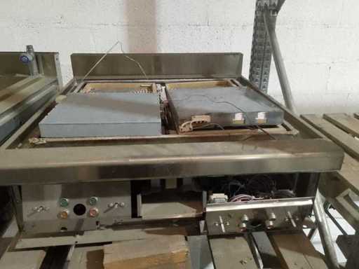 GICO Bain-Marie und Küche mit vier Kochplatten fertig