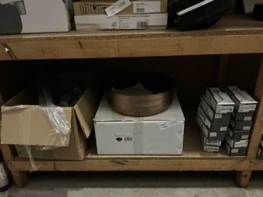 Sanitair en deurbeslag divers (14x)