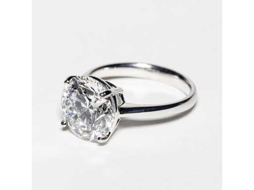 Inel de aur alb de 18 nute cu diamant 5,02 ct