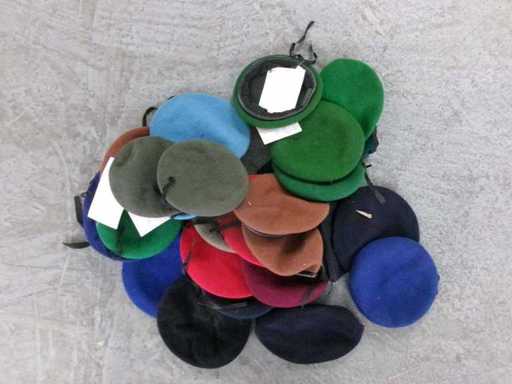 Beret Mix, pre-owned/as good as new (R17) (52x)
