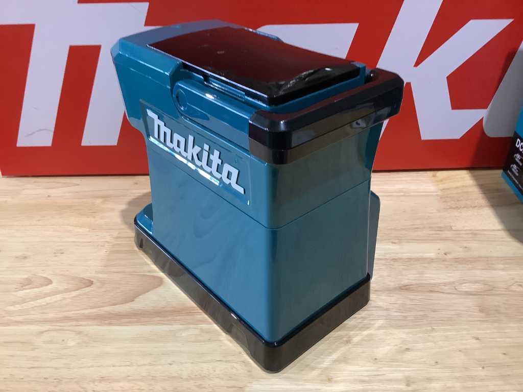 Makita battery powered online coffee maker