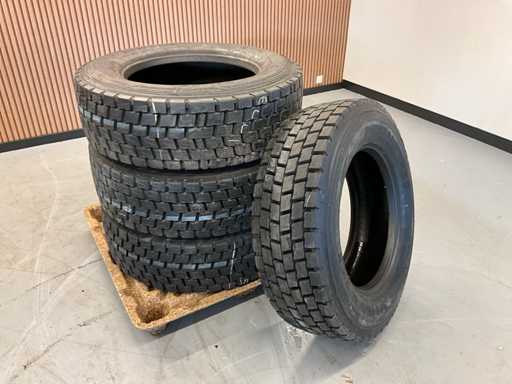 4x 315/60 R22.5 Pirelli Pneu de camion rechapé