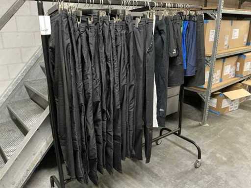 Charge verschiedener Erima-Sporthosen (44x)