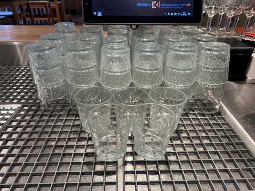 Partia szklanek whiskey