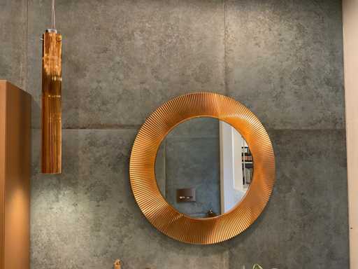 Laufen Badkamerspiegel en hanglamp